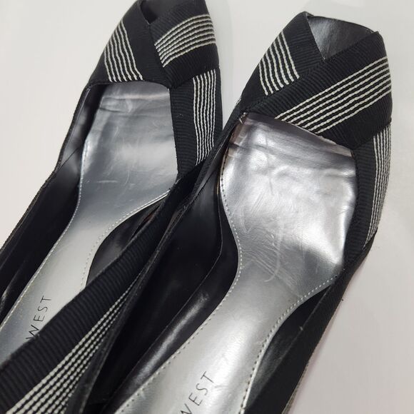 Woman's Nine West 3 1/2" Heel Peep Toe Size 8 1/2 M Black White Stripe - Picture 14 of 16